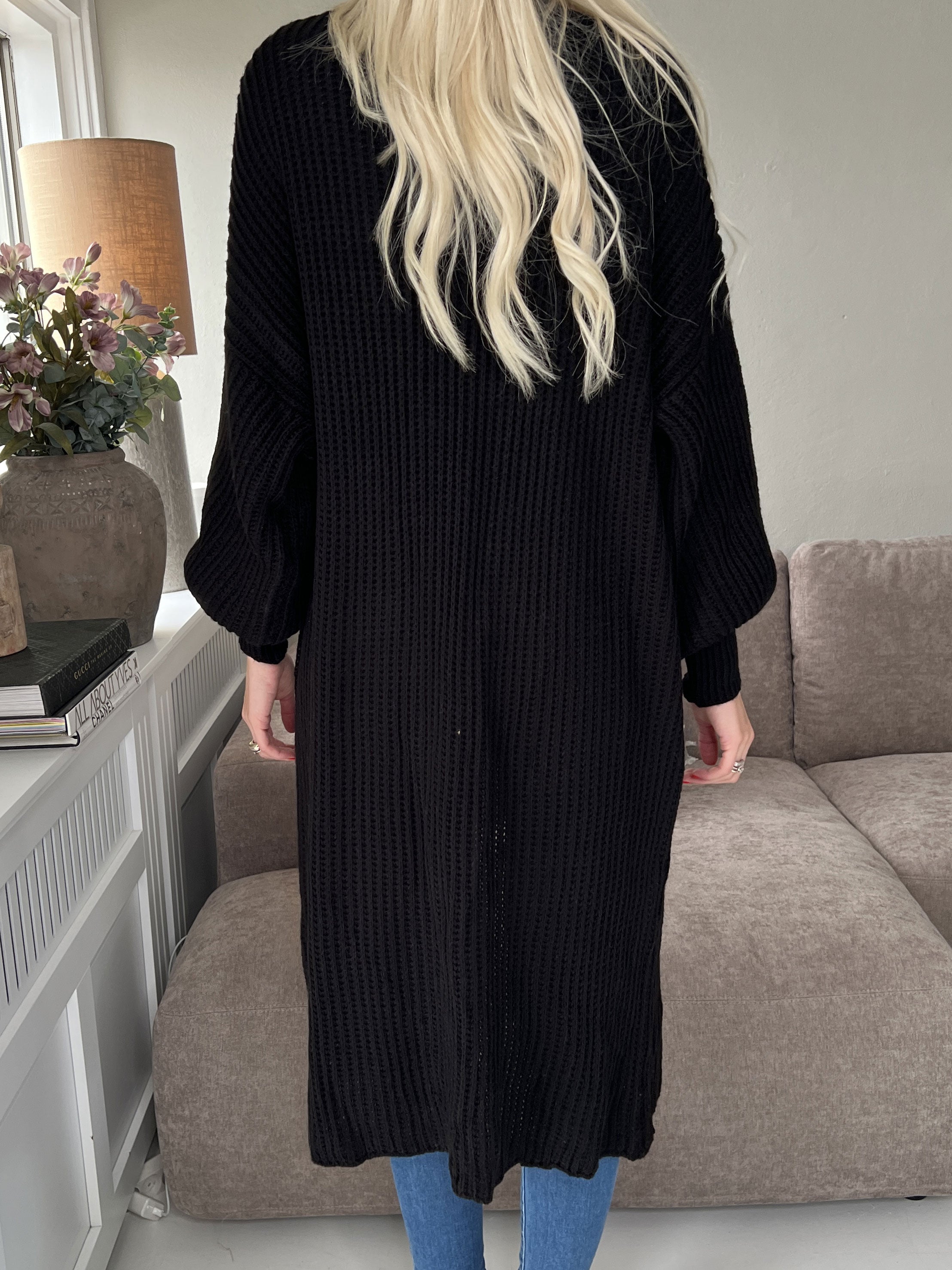 Sally - Strik cardigan med ballonærmer